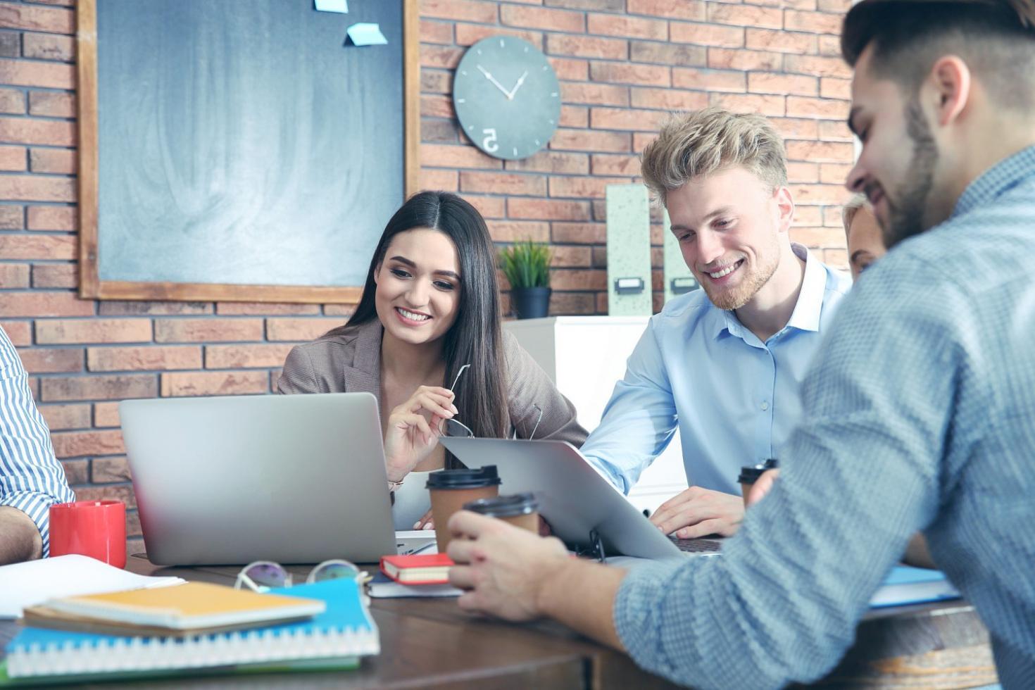 Teammitglied bei der technischen Unterstützung